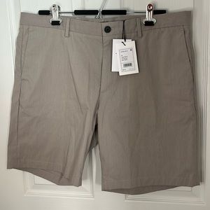 NWT size 38 Men’s Theory Shorts